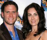 Steven Pasquale et son épouse Laura Benanti lors de la soirée de lancement de Lend Me A Tenor à Broadway au Music Bow Theatre à New York le 4 avril 2010