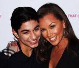 Vanessa Williams et Mark Indelicato à la soirée d\'ouverture du restaurant L\'Otarian dans Greenwich Village à New York, le 14 avril 2010