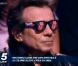 Philippe Manoeuvre met ses lunettes Rolling Stones... pour mieux entendre ! 