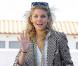 La belle AnnaLynne McCord en séance shopping à Malibu, en Californie, le 1er mai 2010.