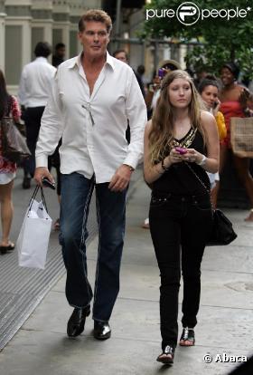 David Hasselhoff et sa fille Taylor Ann font un peu de shopping chez Calvin Klein dans le quartier de Soho à New York le 4 mai 2010