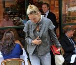 Uma Thurman a mangé au restaurant avec son fiancé Arpad Busson