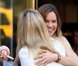 Kate Hudson et Hilary Swank sur le tournage du film  Something Borrowed  à New York