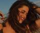 La vidéo du shooting de Zoe Duchesne pour le Sports Illustrated Swimsuits Issue , au Chili, en 2009.
