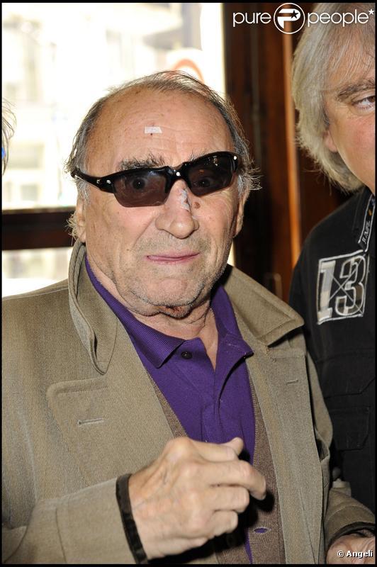 Claude Brasseur lors des 49ème Mondial La Marseillaise à pétanque pour les Salvadors (6 mai 2010)