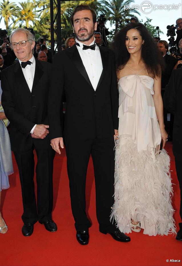Ken Loach et son casting de  Looking for Eric , lors du 62e Festival de Cannes, en mai 2009.  