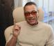 Regardez Jean-Claude Van Damme dans l'un de ses premiers rôles : le karateka... gay !
