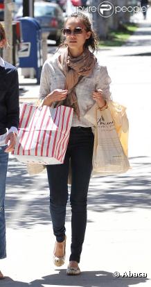 Jessica Alba à Los Angeles, le 11 mai 2010