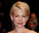 Michelle Williams, dans une robe Chanel, lors de la montée des marches pour le film Blue Valentine durant le 63e festival de Cannes le 18 mai 2010