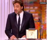 Javier Bardem a reçu le prix d'interprétation masculine pour Biutiful (ex aequo avec Elio Germano pour La Nostra Vita) à Cannes le 23 mai 2010 