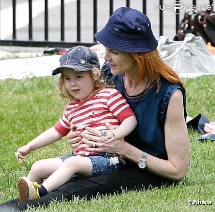 Marcia Cross se rend dans un parc de Brentwood, vendredi 28 mai, avec sa  fille Savannah.