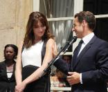 Nicolas Sarkozy et Carla Bruni lors de la garden party du 14 juillet 2009 à l\'Elysée.