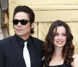 Benicio Del Toro pose avec Caroline Correa à Barcelone pour la campagne Magnum<br />
