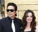 Benicio Del Toro pose avec Caroline Correa à Barcelone pour la campagne Magnum 