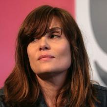 La ravissante Emmanuelle Seigner se livre sans langue de bois dans les pages de <i>La Parisienne.</i>