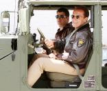 Arnold Schwarzenegger se la joue top Gun (12 juin 2010 à Los Angeles)