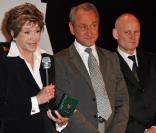 Jane Fonda décorée par Bertrand Delanoë à Paris le 10 juin 2010