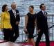 Le 16 juin, trois jours avant leur mariage historique, Victoria de Suède et Daniel Westling, en compagnie du roi Carl Gustaf, de la reine Silvia, du prince Carl Philip et de la princesse Madeleine, répétaient leur excursion en bateau...