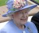 Elizabeth II lors du festival de chapeaux incroyables lors de la troisième journée du Royal Ascot 2010, en Angleterre dans le Berkshire, le 17 juin 2010 