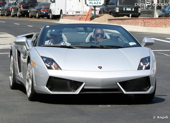 P. Diddy fait une balade à bord de son cabriolet Lamborghini, sur Sunset Plaza (West Hollywood), vendredi 18 juin.