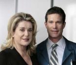 Catherine Deneuve et Dylan Walsh dans  Nip/Tuck 