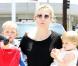 Les enfants de Kelly Rutherford ne veulent pas quitter les bras de leur maman... Et on comprend pourquoi !