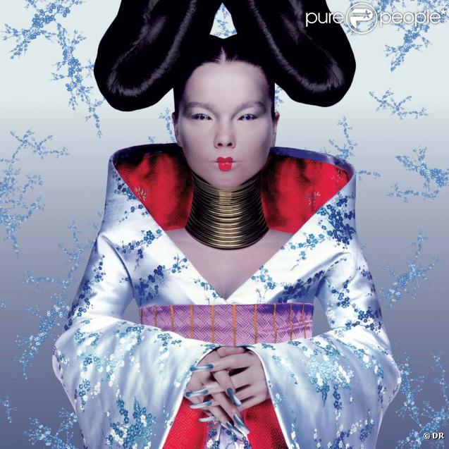 Björk par Alexander McQueen et Nick Knight, pochette de l'album  Homogenic , 1997 