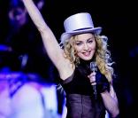 En juillet 2009, Madonna avait été choquée par l'accident survenu au Vélodrome lors de l'installation de la scène pour son Sticky & Sweet Tour...