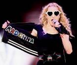 En juillet 2009, Madonna avait été choquée par l'accident survenu au Vélodrome lors de l'installation de la scène pour son Sticky & Sweet Tour...