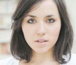 Déborah Grall, petite-fille de Philippe Noiret, co-auteur de  Noiret de père en filles , disponible dès le 16 septembre 2010 chez Michel Lafon.