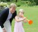 Le 5 juillet 2010, le prince Willem-Alexander et la princesse Maxima des Pays-Bas prenaient la pose en famille, avec leurs trois fillettes, dans le jardin de leur villa Eikenhorst