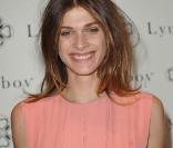 Elisa Sednaoui à l'inauguration de la boutique Lyubov, à Paris, le 7 juillet 2010.