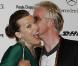 Milla Jovovich : Mariée, elle se permet un petit écart en public !