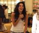 Angie Harmon fait du shopping avec une amie (3 juillet 2010 à Los Angeles)