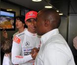 Lewis Hamilton et son papa au Grand Prix de Silverstone, le 11 juillet 2010.