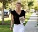 AnnaLynne McCord : La starlette hollywoodienne raffole du fameux pantalon blanc, elle en a de toutes les sortes, et les porte régulièrement.
