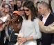 Katie Holmes a succombé à la mode du pantalon blanc
