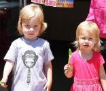 Tori Spelling et ses enfants à Los Angeles, le 18 juillet 2010