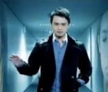 Billy Crawford revient avec un nouveau single, en duo avec une chanteuse philippine, Nikki Gil.