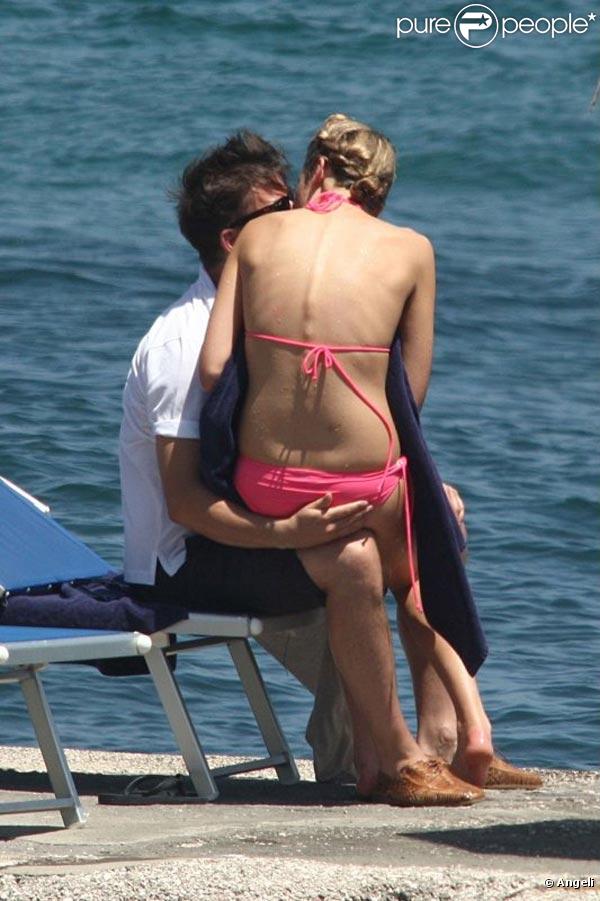Josh Hartnett et sa ravissante Sophia Lie, lors du 8e Festival Music & Cinema, sur l'île d'Ischia, en Italie, le 17 juillet 2010.