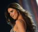 VIDEO : Adriana Lima, le top sexy de Victoria's Secret, en défilé privé dans sa chambre d'hôtel...