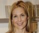 Kelly Rutherford : L'actrice nous dévoile ses jolies jambes en jouant les hôtesses de charme !