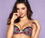 Miranda Kerr, mutine, pour le catalogue 2010 de Victoria's Secret