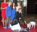 Emma Thompson, sa copine Maggie Gyllenhaal et une partie du casting de Nanny Mcphee (vendredi 6 août 2010 sur le Walf of Fame à Los Angeles)