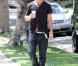 Comme Homer Simpson, Gavin Rossdale est à mille lieux des problèmes... Peut-être même pense-t-il à un bon donut (31 juillet à Los Angeles)