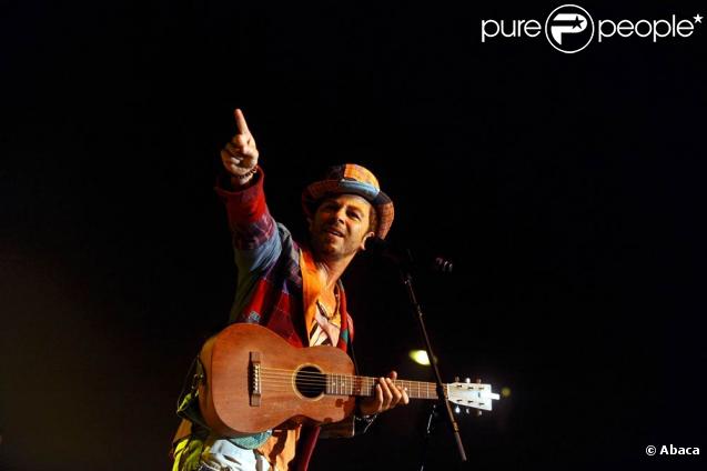Christophe Maé a réjoui ses fans avec une copieuse tournée suite à la sortie de l'album  On trace la route . Il reprendra d'ailleurs la route en septembre, après un petit mois de vacances.