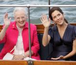 Mary de Danemark et sa belle-mère la reine Margrethe se rendent au 500e anniversaire de la flotte danoise à Copenhague le 10 août 2010