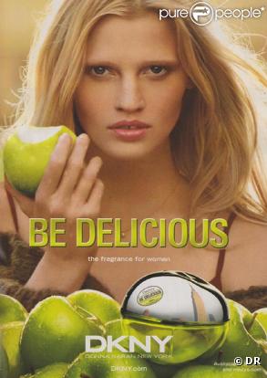 Lara Stone pour le nouveau parfum de DKNY