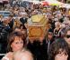 Obsèques de François Marcantoni : Un adieu ému et respectueux, mais sans ses amis Bébel et Delon...
