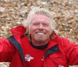 Richard Branson tente une seconde traversée de la Manche en kitesurf, le mercredi 25 août 2010.